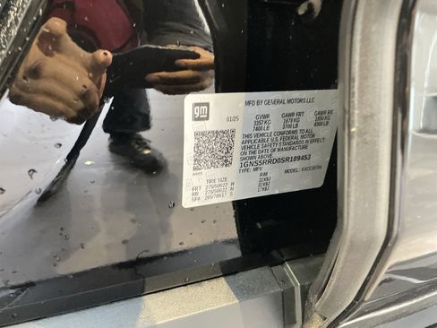 Used 2025 Chevrolet Tahoe RST w/ Comfort Package RWD image 45