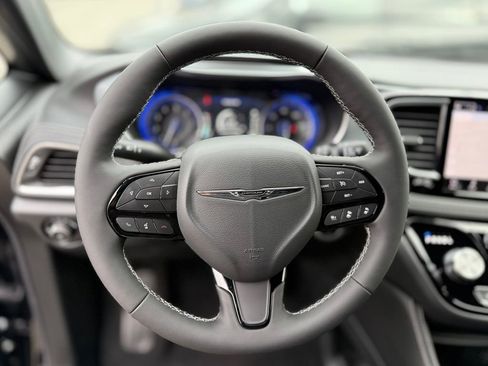 New 2026 Chrysler Pacifica Limited w/ S Appearance Package image 6