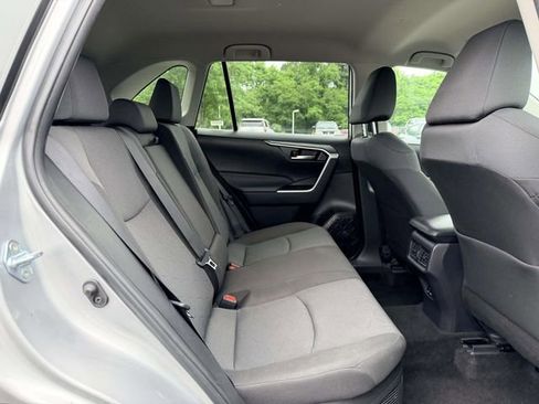 Used 2025 Toyota RAV4 XLE AWD/4WD image 11