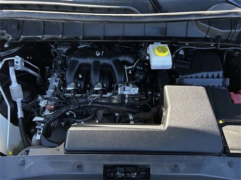 Used 2024 Nissan Pathfinder S image 33