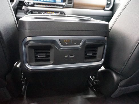 Used 2022 Chevrolet Silverado 1500 High Country w/ High Country Premium Package image 28