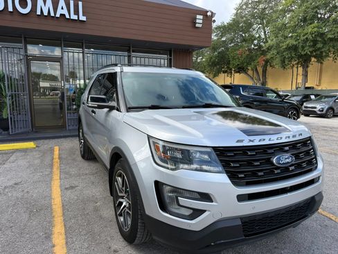 Used 2016 Ford Explorer Sport w/ Equipment Group 401A AWD/4WD image 3