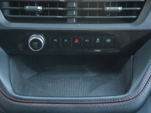 Used 2025 Ford Explorer ST-Line w/ ST-Line Street Pack image 25