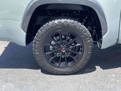 Used 2026 Toyota Tundra Limited AWD/4WD image 9
