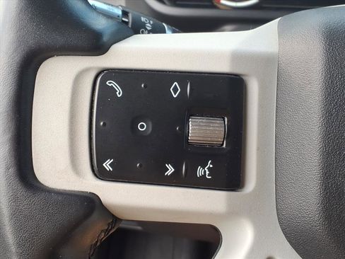 Used 2020 Land Rover Defender 110 First Edition image 23