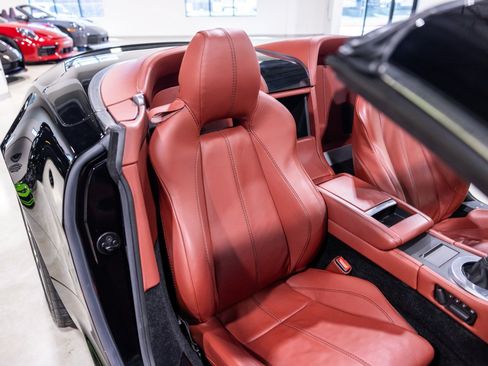 Used 2014 Aston Martin V8 Vantage Roadster RWD image 28