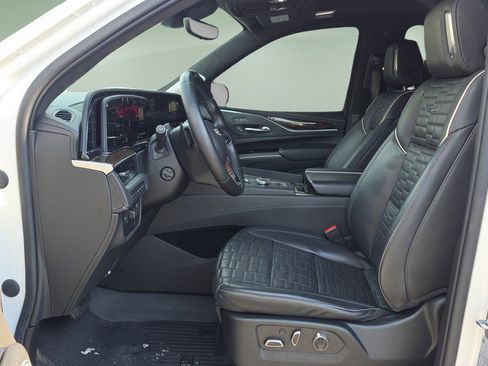 Certified 2022 Cadillac Escalade ESV Sport Platinum image 11