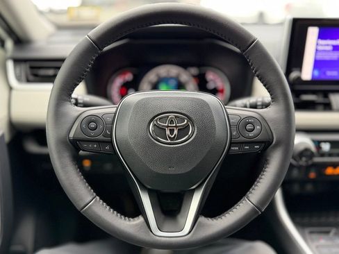 Used 2023 Toyota RAV4 XLE image 11