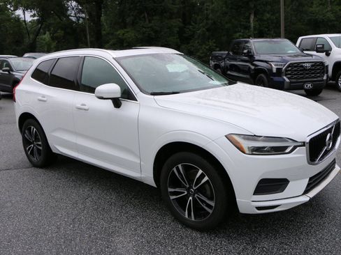 Used 2018 Volvo XC60 T5 Momentum w/ Convenience Package AWD/4WD image 10