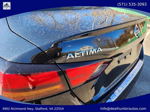 Used 2022 Nissan Altima 2.5 SV FWD image 12