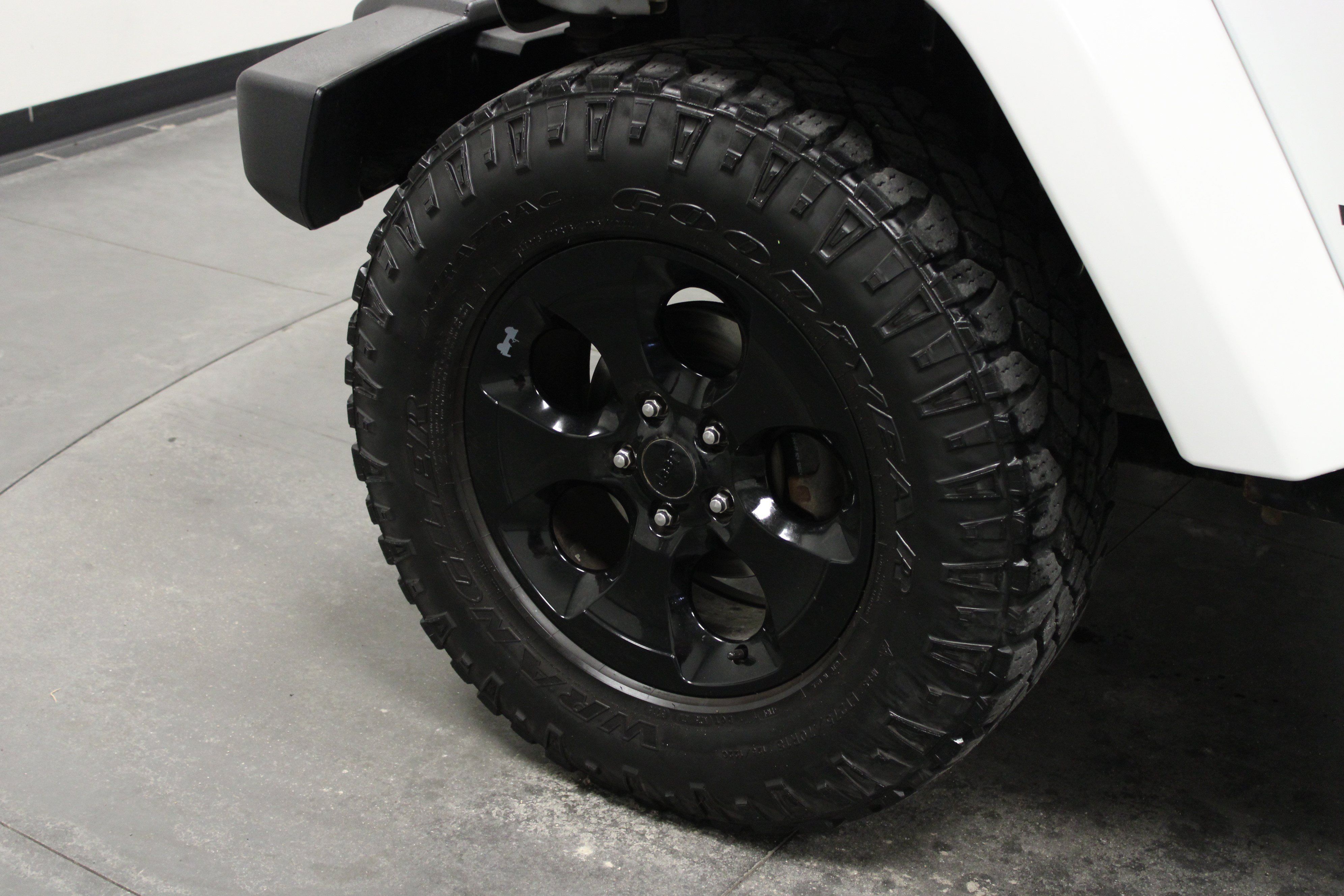 Used 2015 Jeep Wrangler Unlimited Sahara AWD/4WD image 10