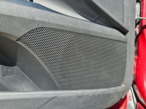 Used 2018 Toyota Camry SE w/ Convenience Package image 13