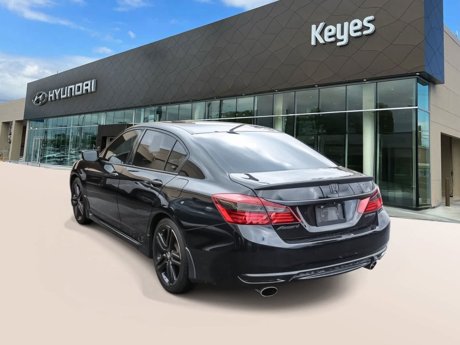 Used 2017 Honda Accord Sport image 7
