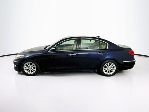 Used 2013 Hyundai Genesis 3.8 RWD image 4