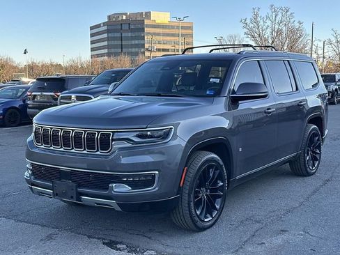 Used 2022 Jeep Wagoneer Series III w/ Premium Group I image 5