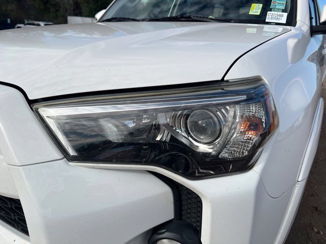 Used 2018 Toyota 4Runner SR5 AWD/4WD image 5