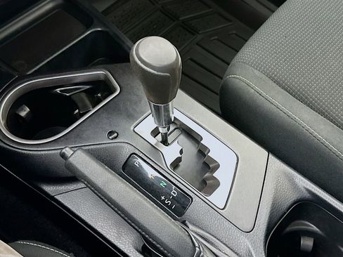 Used 2018 Toyota RAV4 XLE AWD/4WD image 20