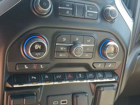 Used 2020 Chevrolet Silverado 1500 LT Trail Boss AWD/4WD image 17