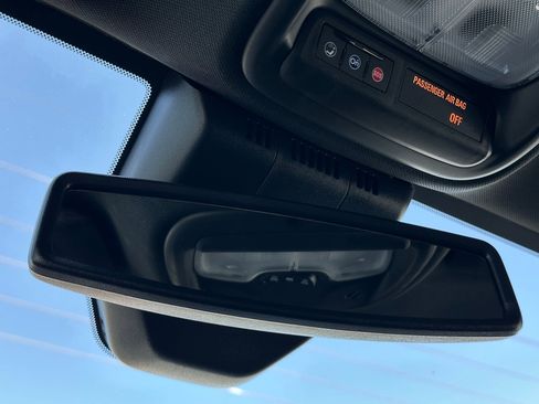 Used 2024 Chevrolet Colorado LT w/ LT Convenience Package II image 17