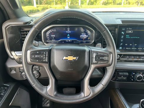 Used 2023 Chevrolet Silverado 1500 High Country w/ Technology Package image 16