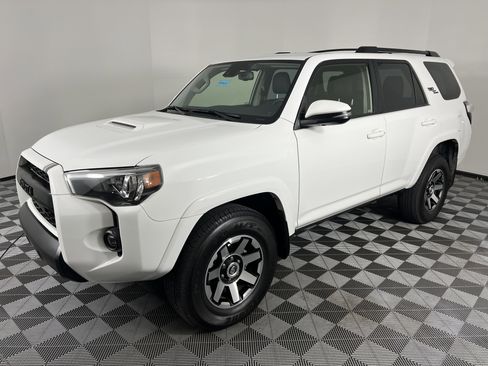 Used 2022 Toyota 4Runner TRD Off-Road Premium w/ Moonroof Package image 8