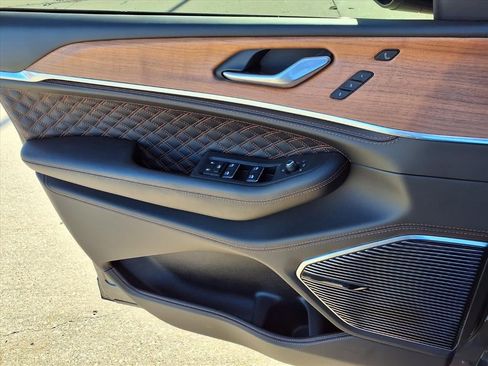 Certified 2025 Jeep Grand Cherokee Summit image 22