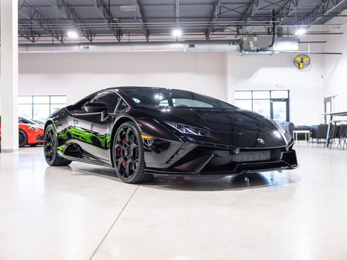 Used 2024 Lamborghini Huracan Tecnica RWD image 3