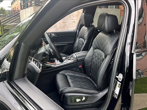 Used 2025 BMW X7 xDrive40i w/ M Sport Package AWD/4WD image 33