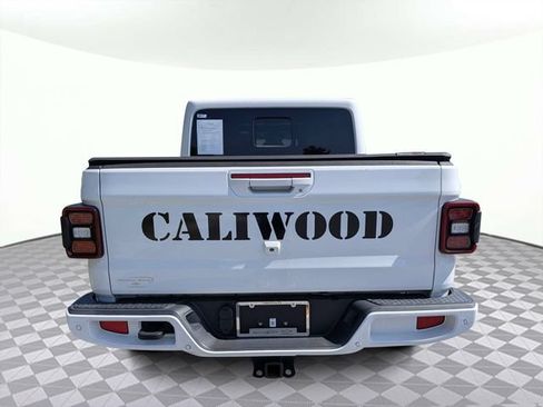 Used 2022 Jeep Gladiator Overland AWD/4WD image 5