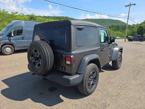 Used 2025 Jeep Wrangler Sport AWD/4WD image 8