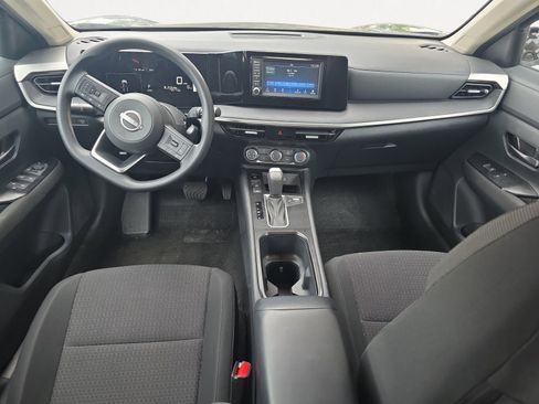 Used 2025 Nissan Kicks S image 2