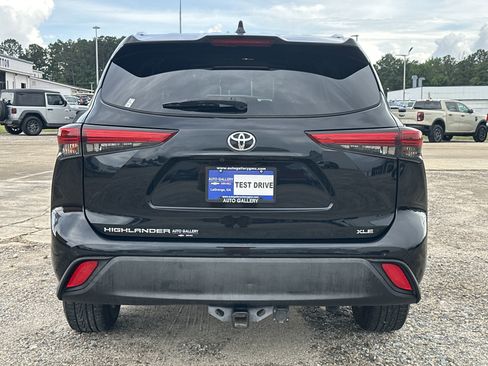 Used 2022 Toyota Highlander XLE FWD image 10