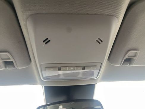 Used 2022 Buick Encore Preferred w/ Safety Package image 25