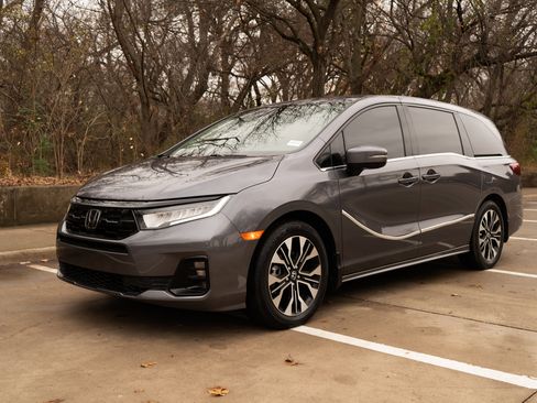 Used 2025 Honda Odyssey Elite image 5