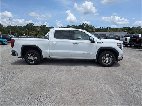 Used 2025 GMC Sierra 1500 SLT AWD/4WD image 3