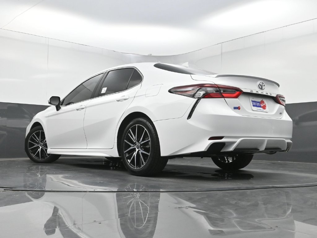 Used 2024 Toyota Camry SE FWD image 29