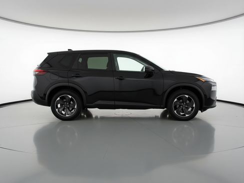 Used 2025 Nissan Rogue SV image 11