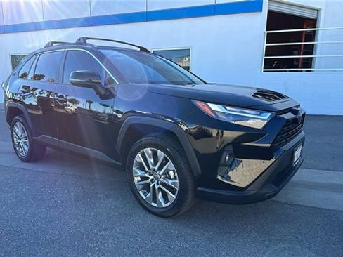 Used 2022 Toyota RAV4 XLE Premium image 34