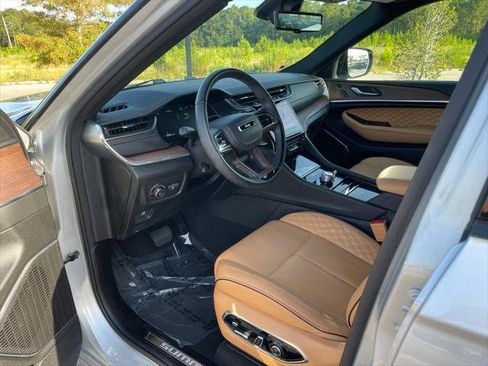 Certified 2025 Jeep Grand Cherokee L Summit w/ Advanced Protech Group IV AWD/4WD image 38