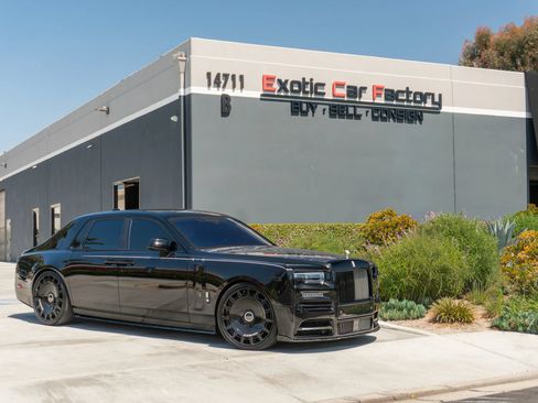 Used 2024 Rolls-Royce Phantom Sedan w/ The Phantom Package RWD image 1