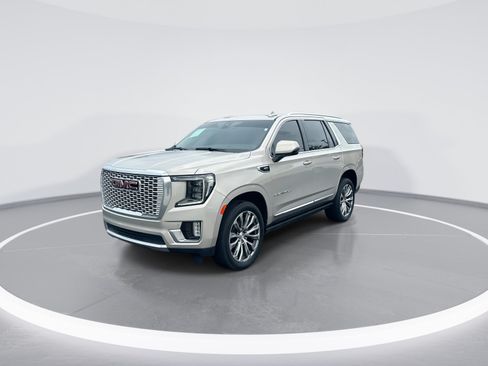 Used 2021 GMC Yukon Denali w/ Denali Premium Package AWD/4WD image 5