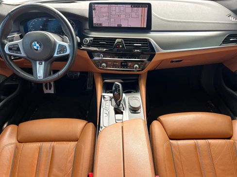 Used 2022 BMW M550i xDrive w/ Premium Package AWD/4WD image 4