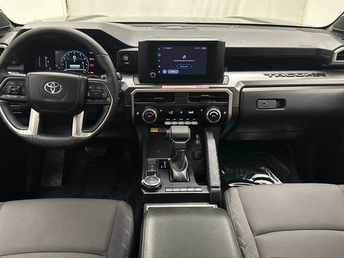 Used 2025 Toyota Tacoma SR5 AWD/4WD image 23