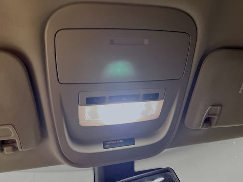 Used 2019 GMC Canyon SLE w/ Driver Alert Package image 21