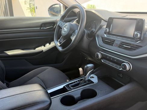 Used 2023 Nissan Altima 2.5 S FWD image 4