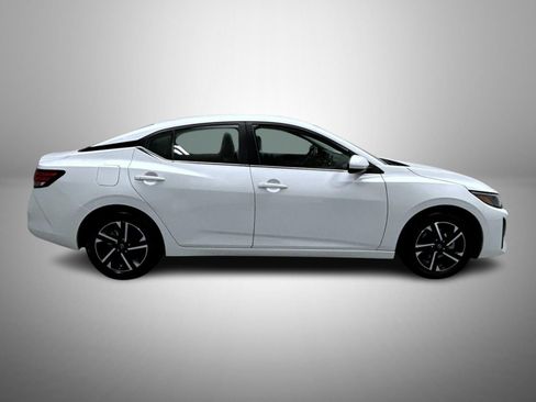 Used 2024 Nissan Sentra SV image 4