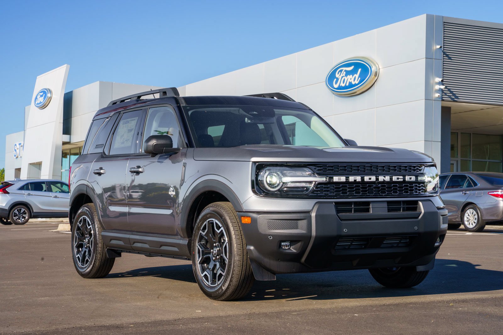 New 2026 Ford Bronco Sport Outer Banks w/ Outer Banks Tech Package+ AWD/4WD image 1