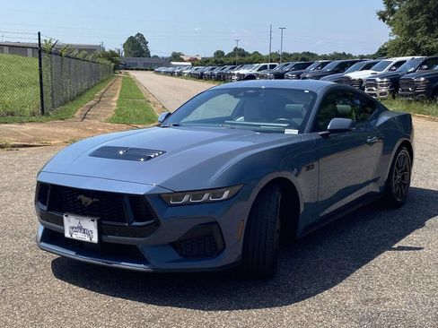 Used 2024 Ford Mustang GT Premium RWD image 3