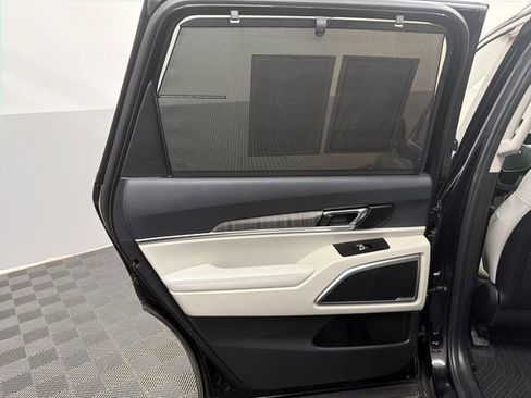 Certified 2024 Kia Telluride EX w/ EX Captain's Chair Package AWD/4WD image 15