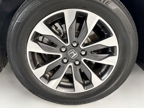Certified 2024 Honda Odyssey EX-L image 32